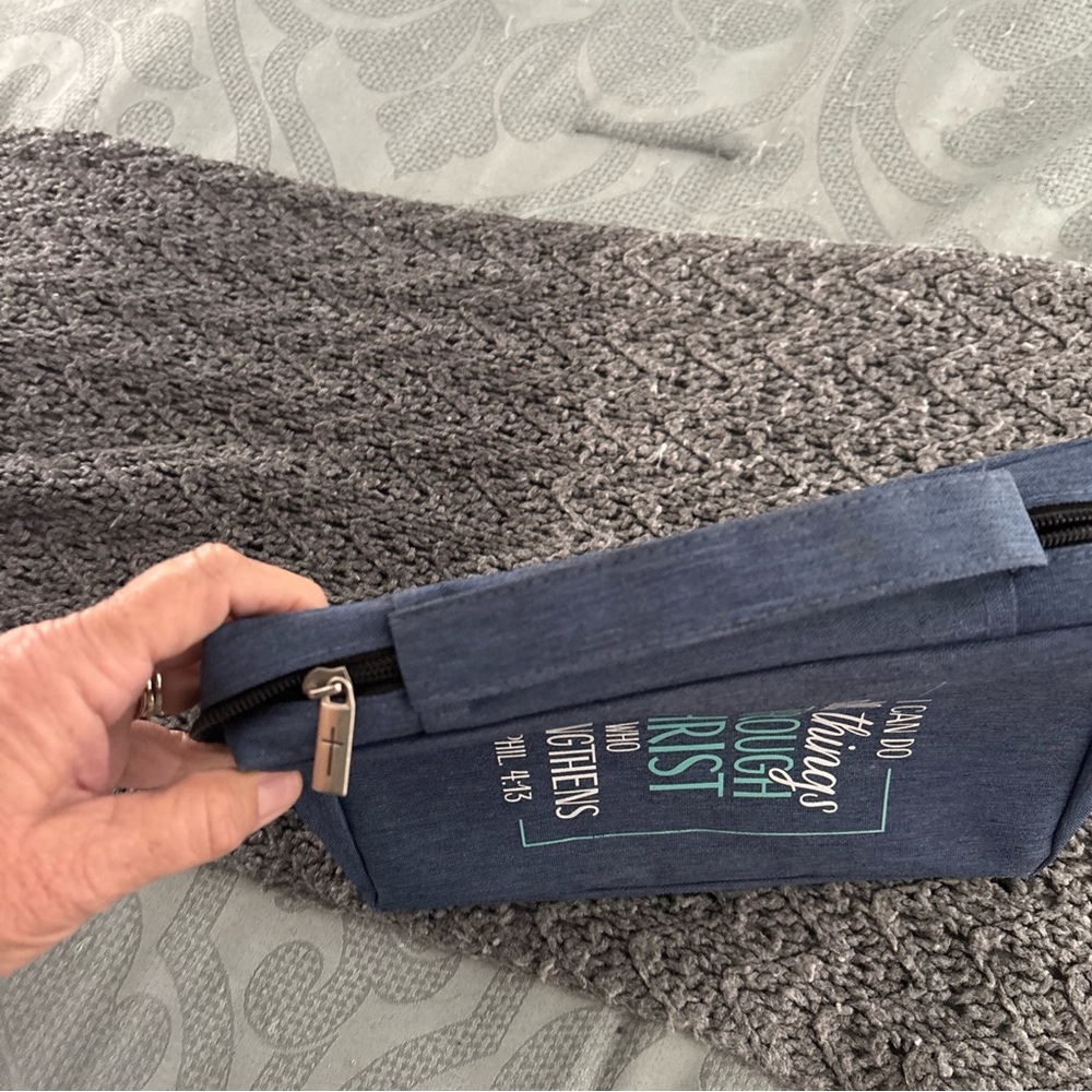 Source Unknown Blue Bible Cover Bag with Inspirational Quote - Picture 2 of 7